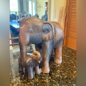 Vintage Hand-Carved Wooden Mother & Baby Elephant Sculpture – Vintage Decor